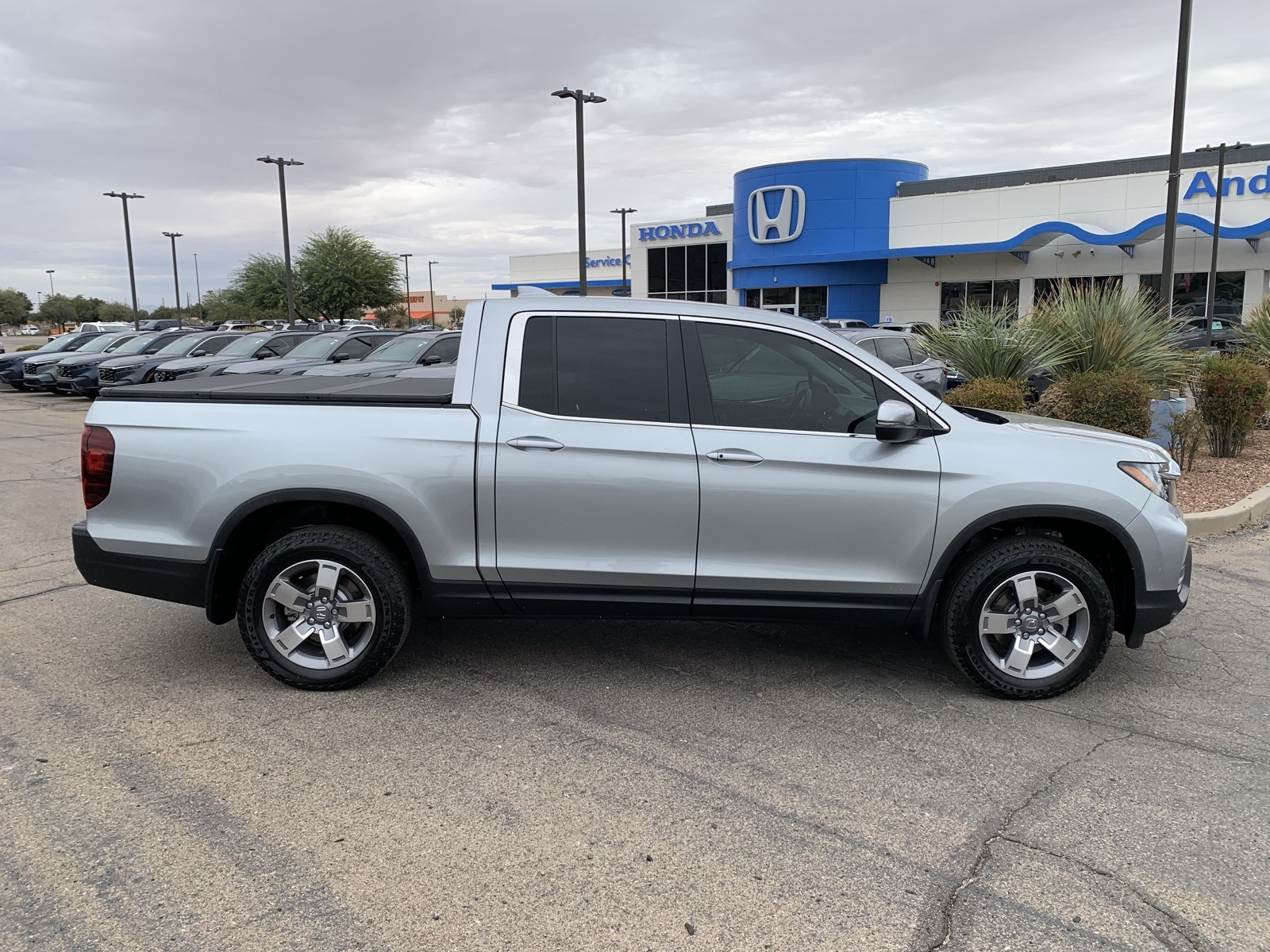 2025 Honda Ridgeline RTL photo 4