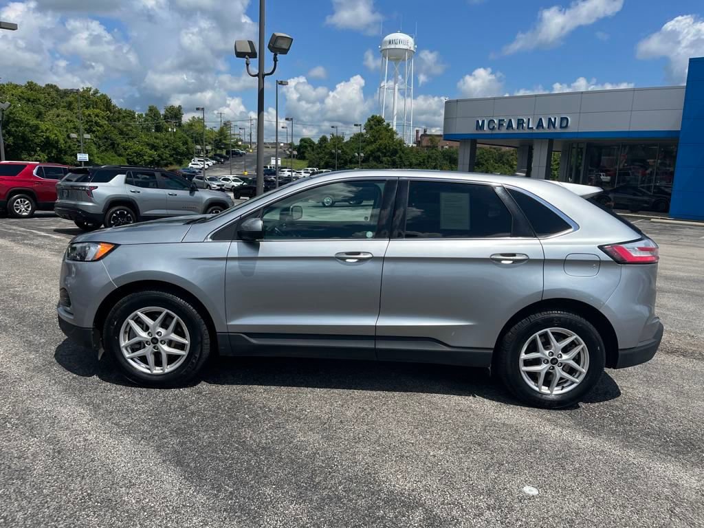 2024 Ford Edge SEL photo 2