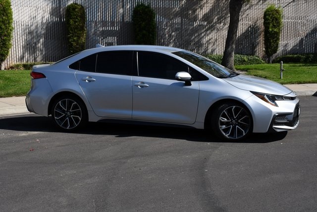 2020 Toyota Corolla SE photo 2