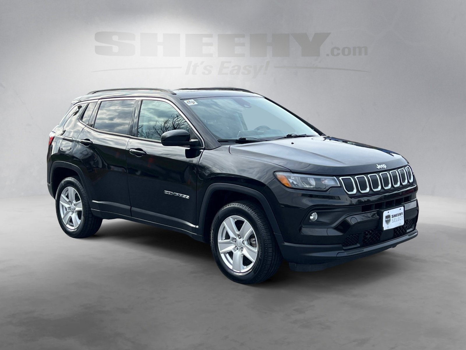 2022 Jeep Compass Latitude photo 2
