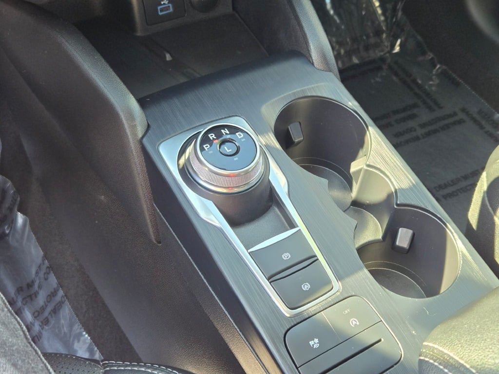 2022 Ford Escape SEL photo 23