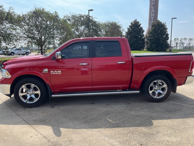 2017 Ram 1500 Laramie photo 4