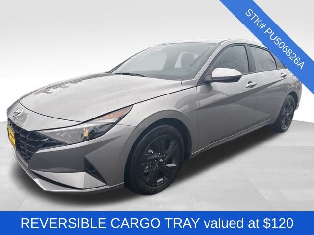 2023 Hyundai Elantra SEL photo 3