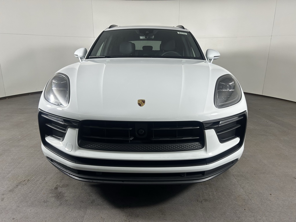 2024 Porsche Macan photo 8