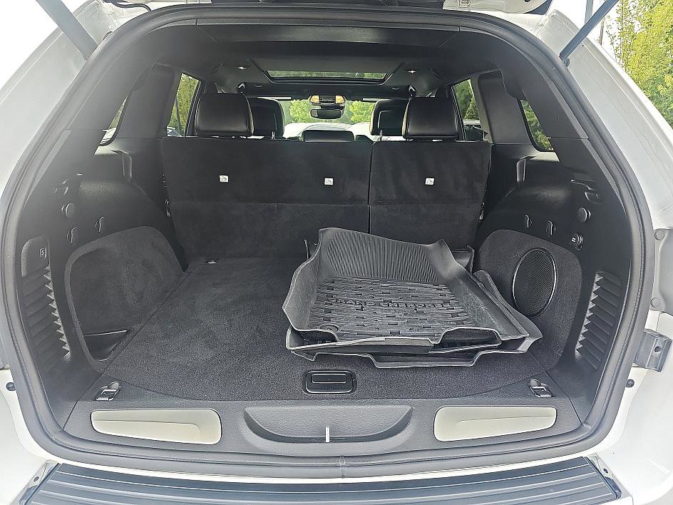 2019 Jeep Grand Cherokee Overland photo 22