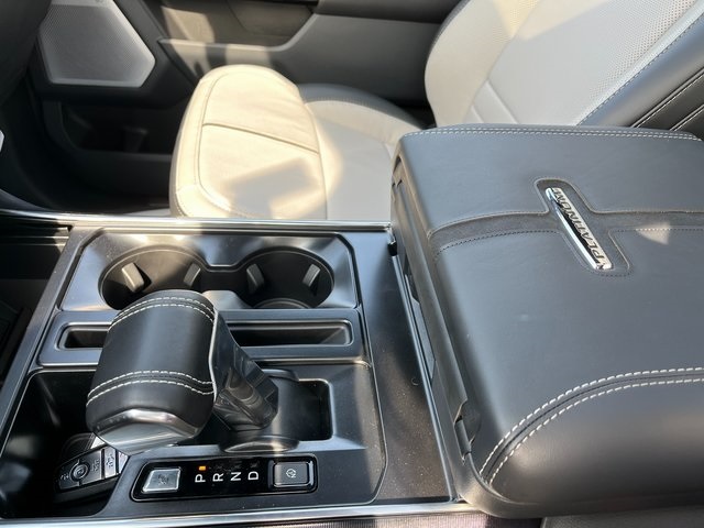 2025 Ford F-150 Lightning Platinum photo 37