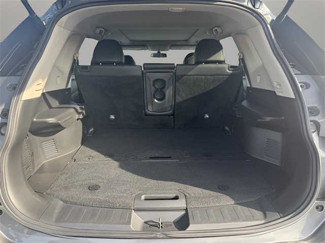 2015 Nissan Rogue SL photo 10
