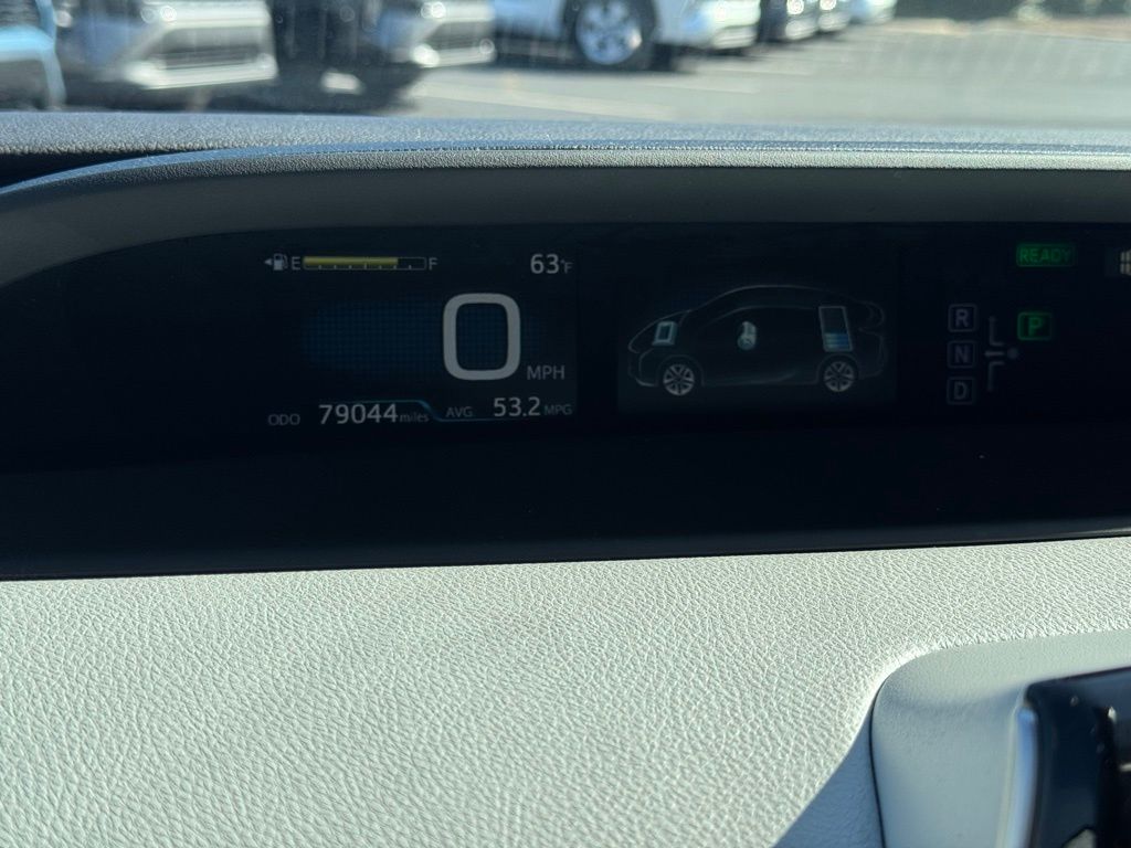 2017 Toyota Prius One photo 2