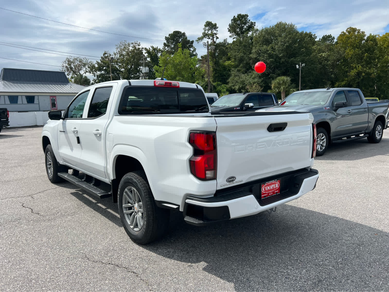 2026 Chevrolet Colorado LT photo 2
