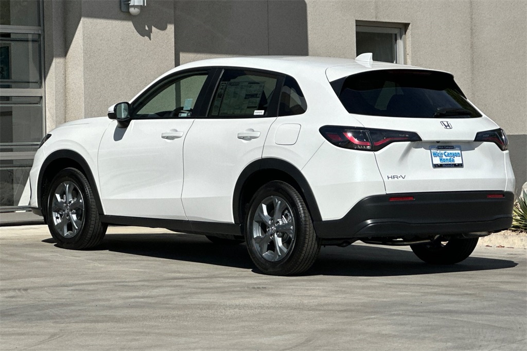 2026 Honda HR-V LX photo 6