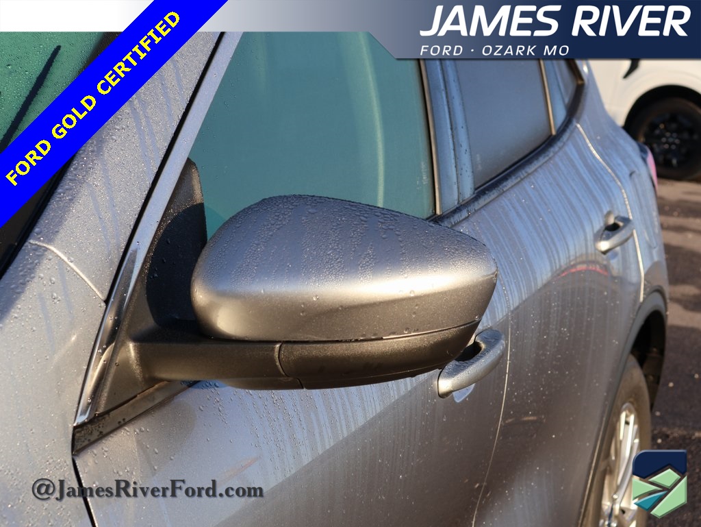 2022 Ford Escape SEL photo 3