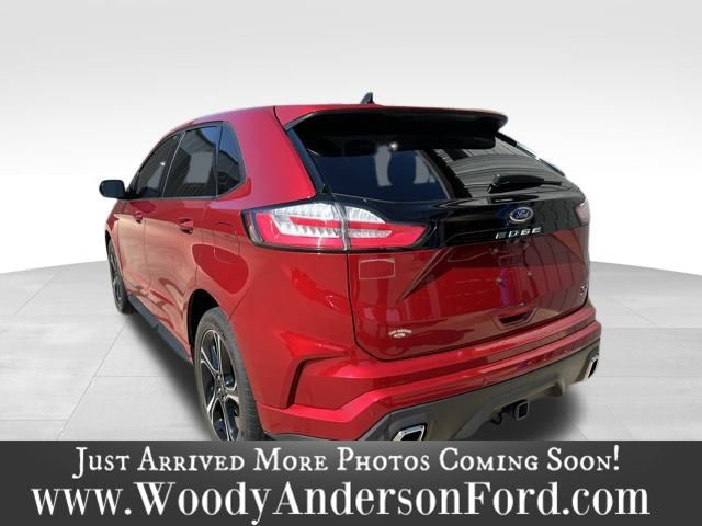 2023 Ford Edge ST photo 3