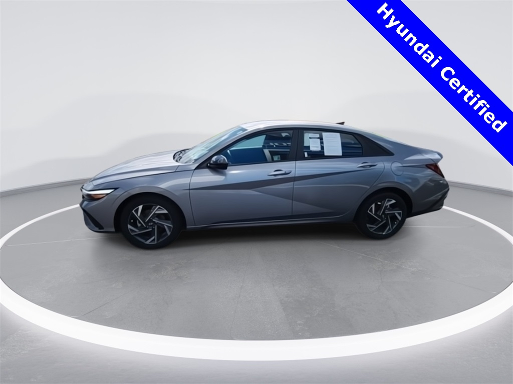 2025 Hyundai Elantra SEL Sport photo 4