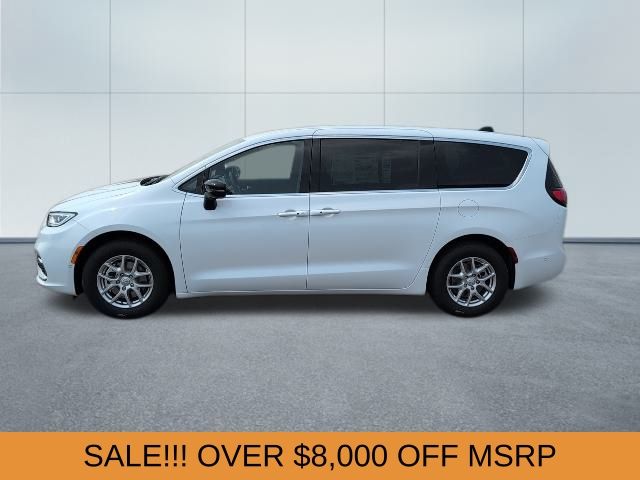 2025 Chrysler Pacifica photo 2