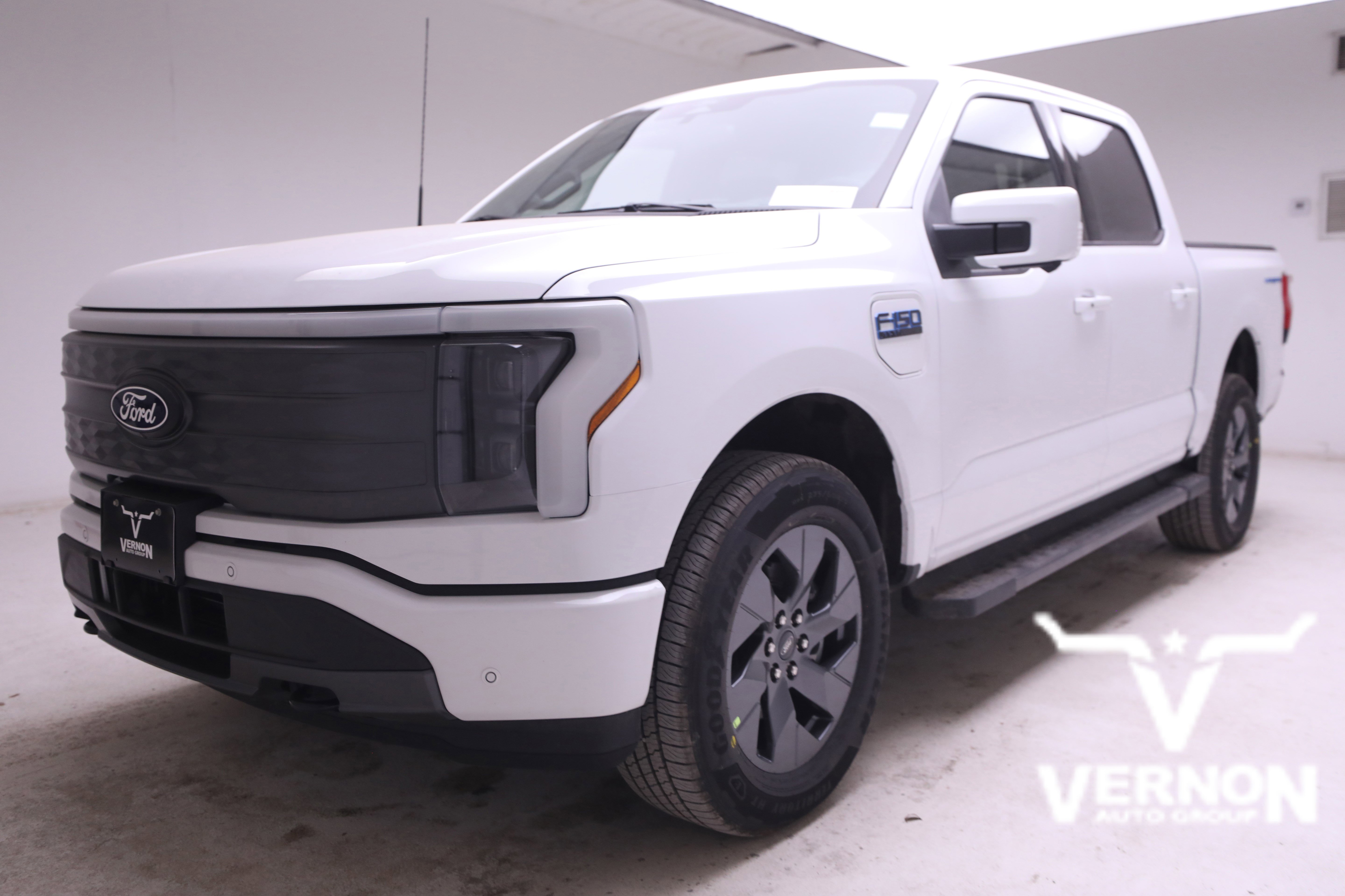 2025 Ford F-150 Lightning Lariat's photo