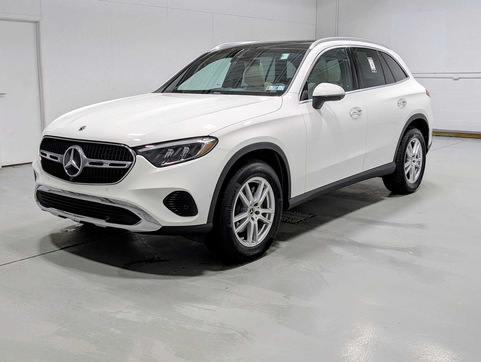 2025 Mercedes-Benz GLC Base's photo