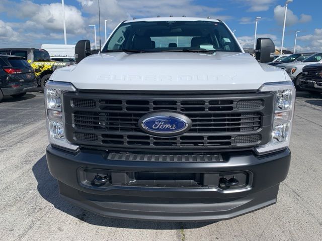 2026 Ford F-350 photo 2