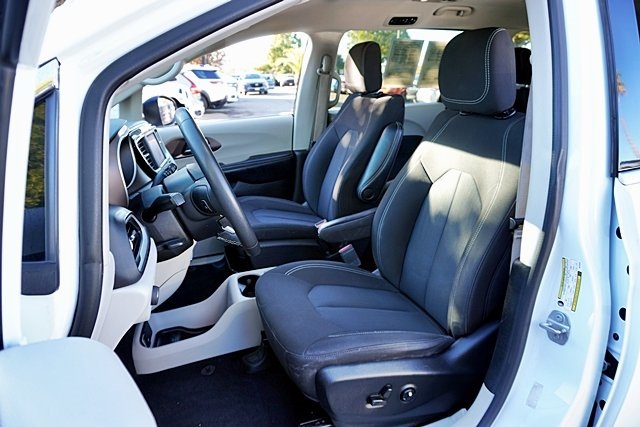 Certified Used 2022 White Chrysler LX image 13