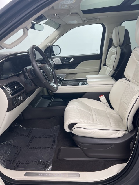 2023 Lincoln Navigator Black Label photo 13