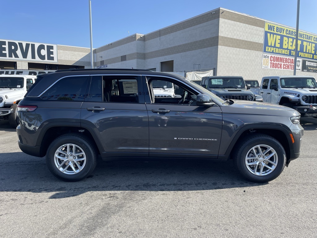 2025 Jeep Grand Cherokee Laredo X photo 6
