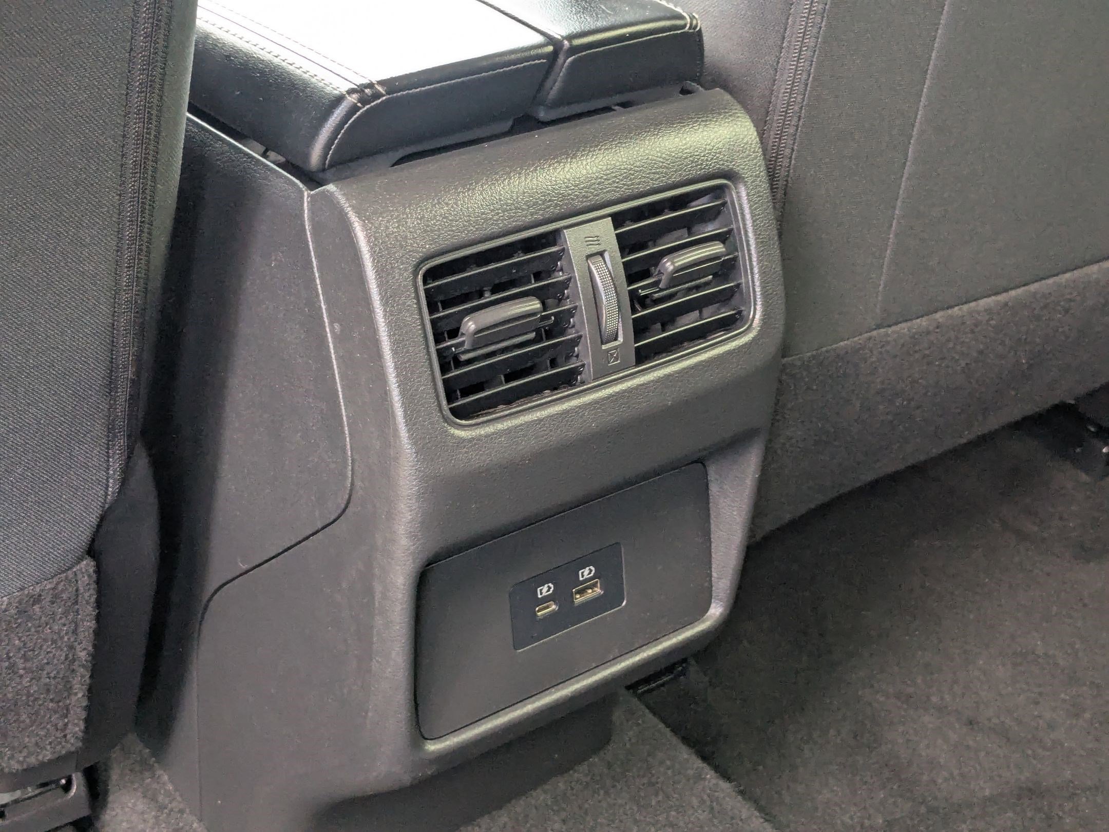 2023 Nissan Rogue SV photo 25