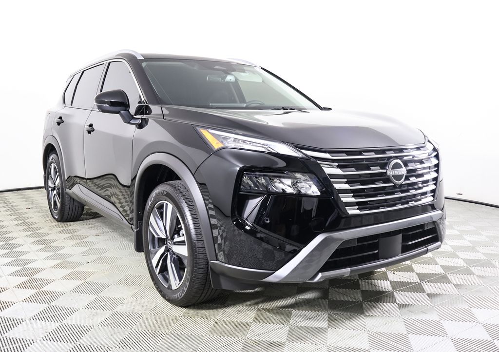 2025 Nissan Rogue SL's photo