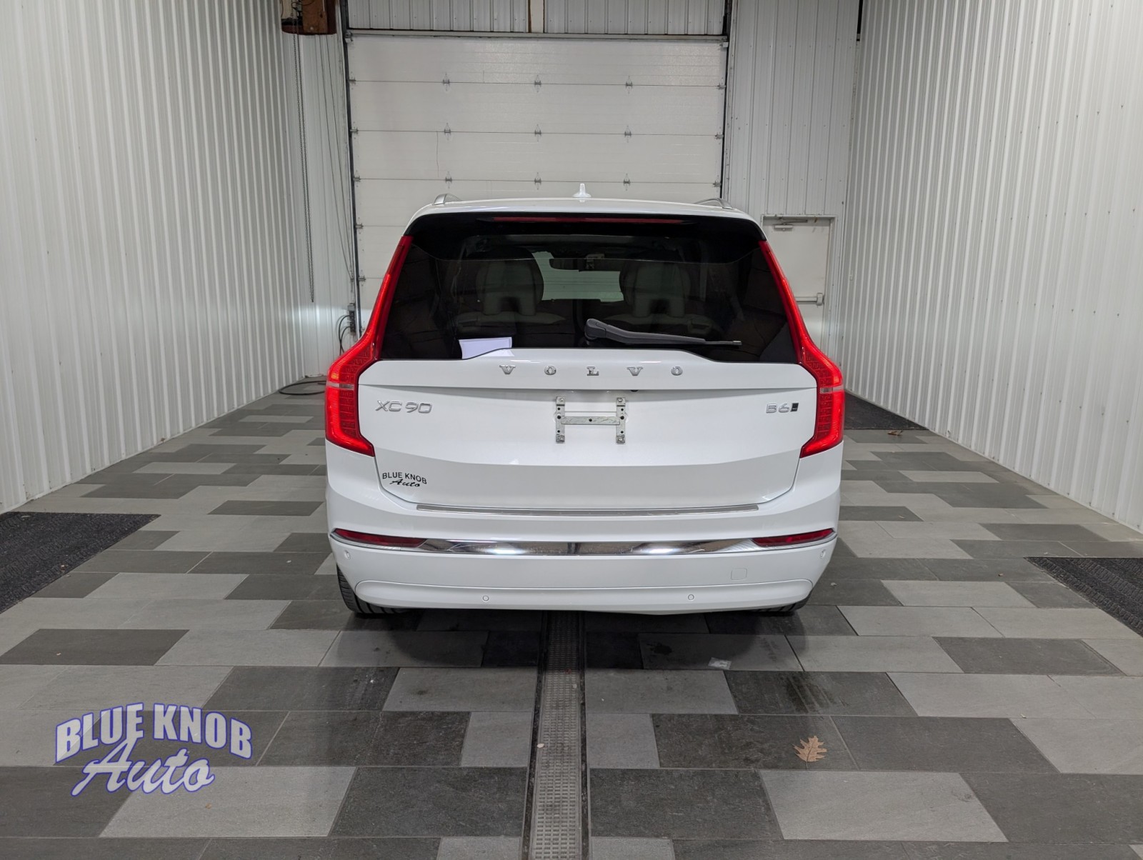 2023 Volvo XC90 Plus photo 2