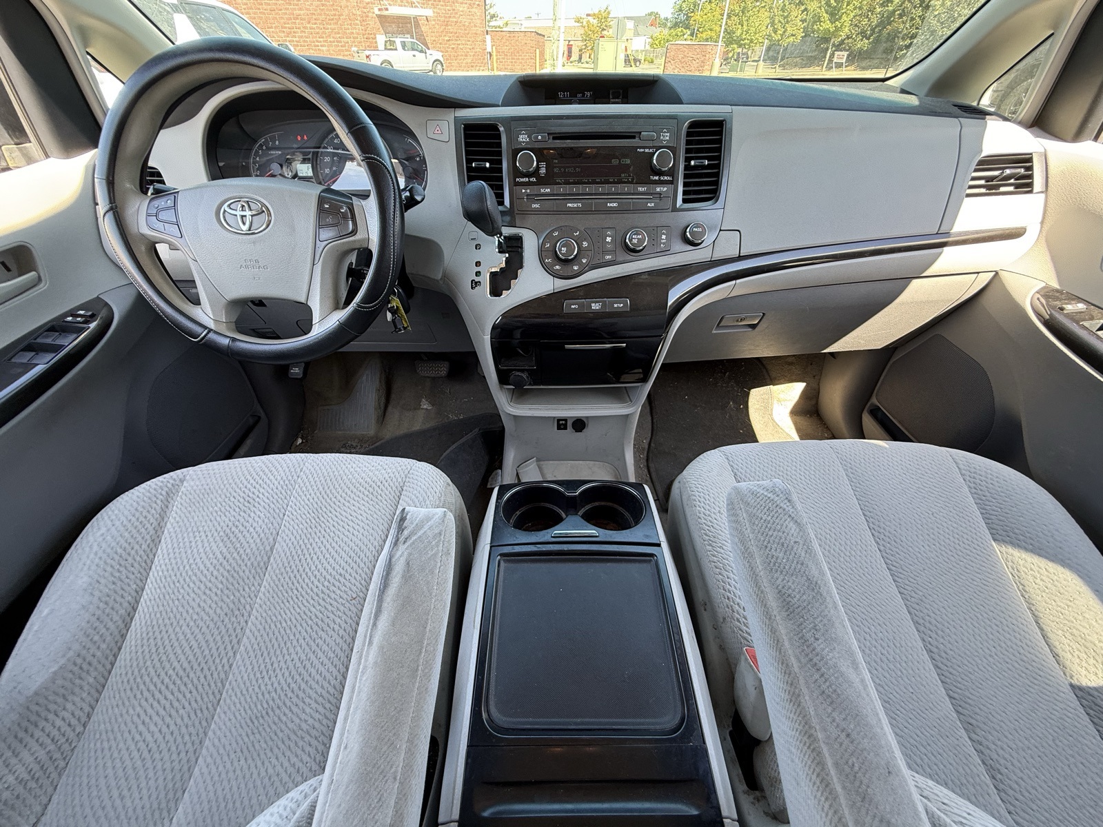 2012 Toyota Sienna Base photo 14