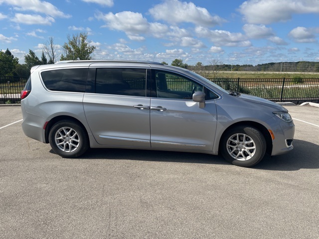 2020 Chrysler Pacifica Touring L photo 19