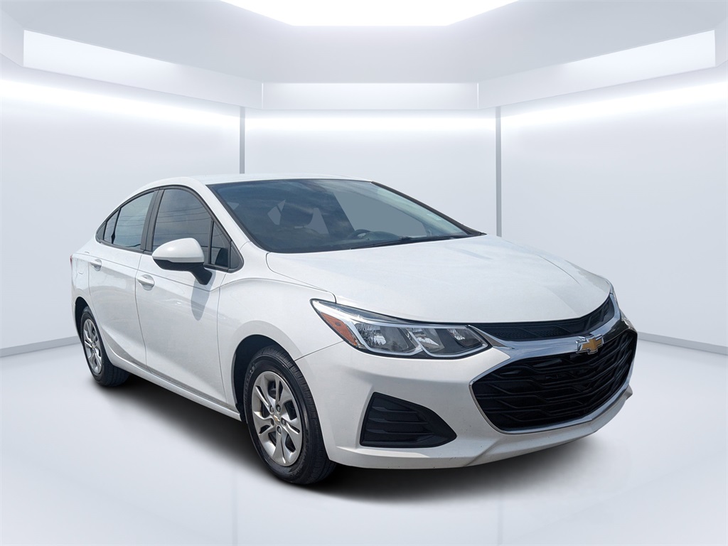 2019 Chevrolet Cruze LS photo 2