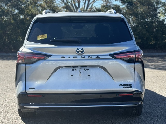 2021 Toyota Sienna Platinum photo 3