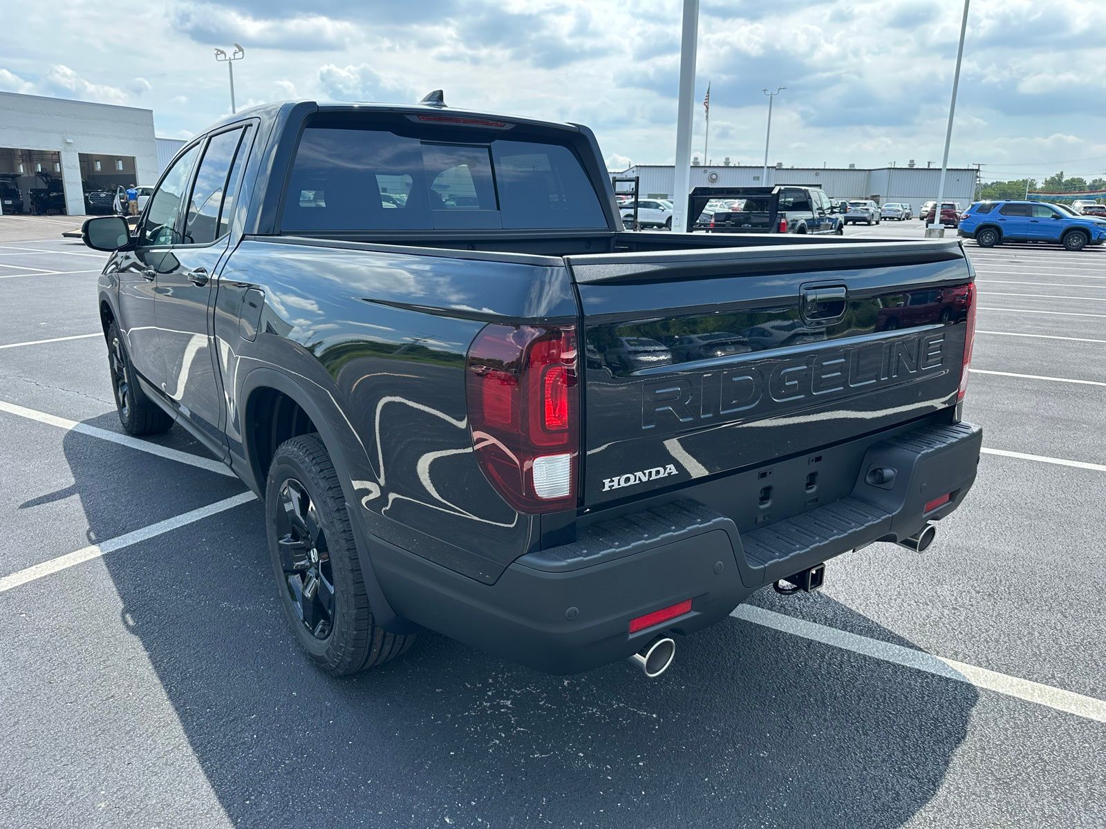 2026 Honda Ridgeline Black Edition photo 2