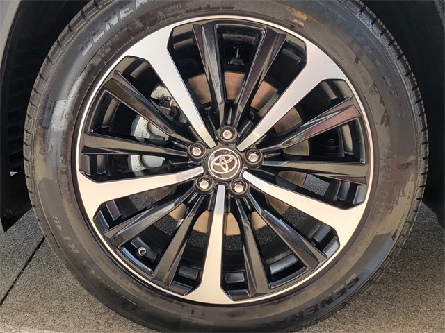 2021 Toyota Highlander XSE photo 11
