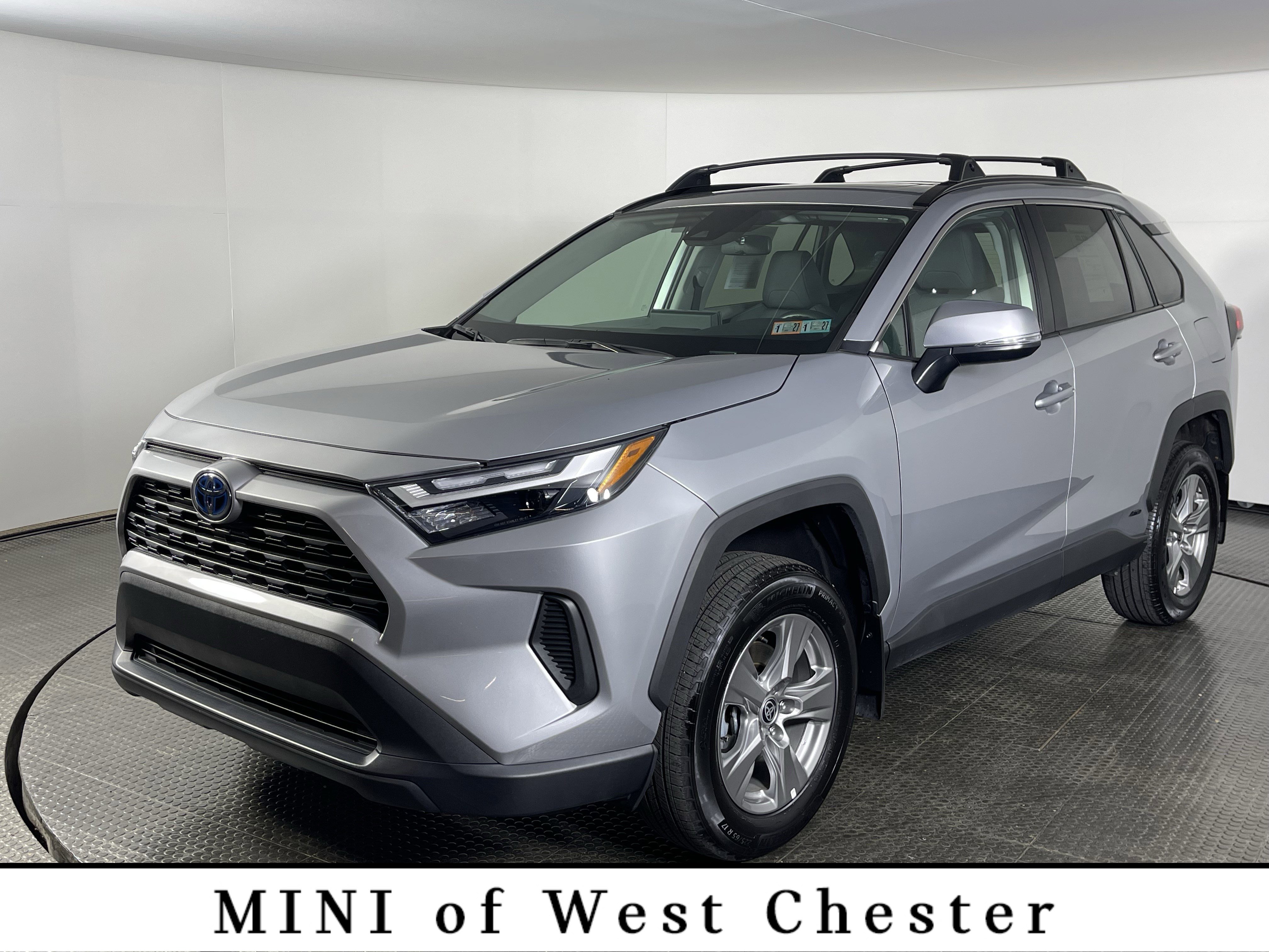 2024 Toyota RAV4 XLE's photo