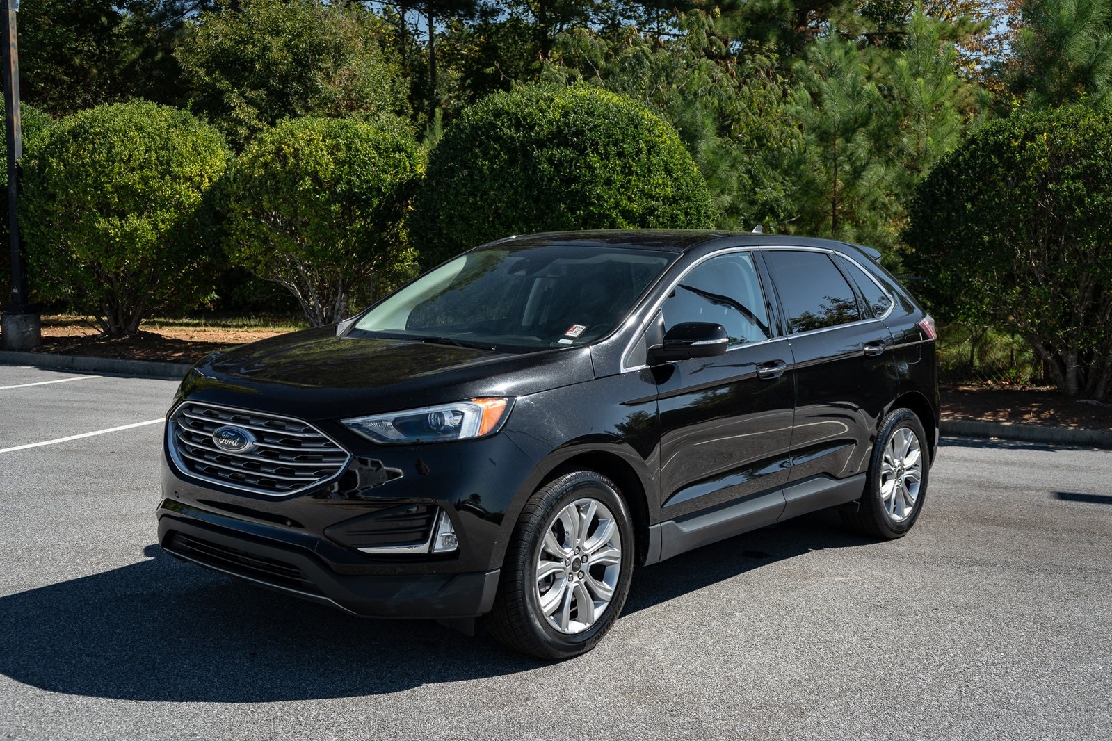 2024 Ford Edge Titanium photo 3