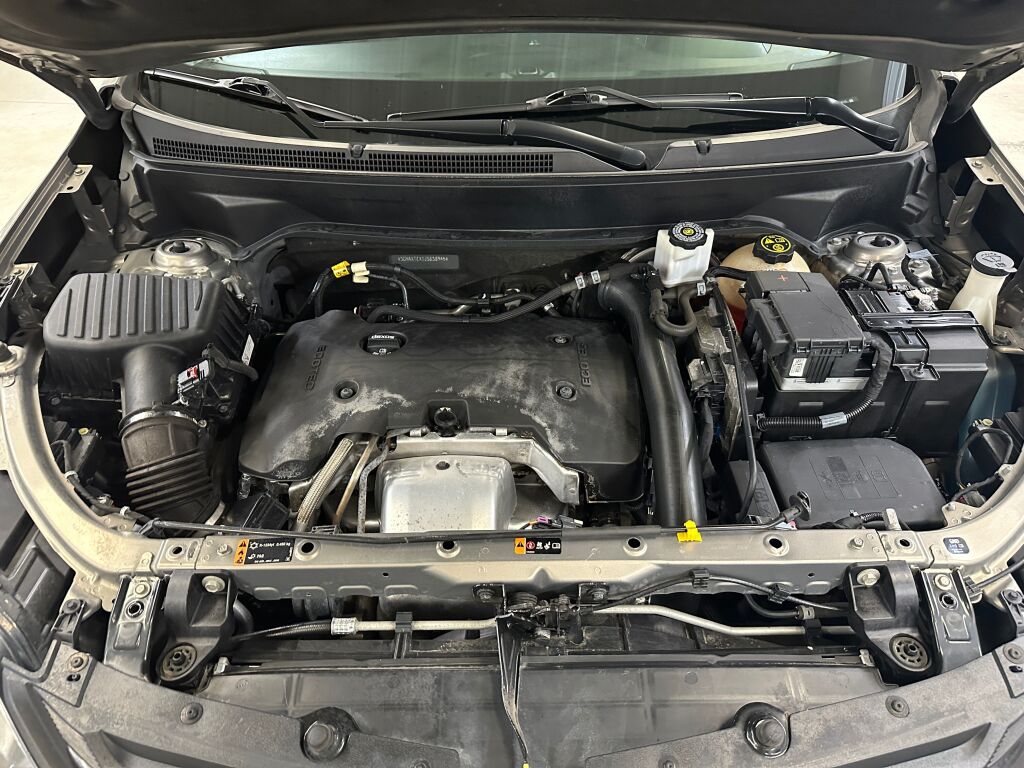 2018 Chevrolet Equinox LT photo 32