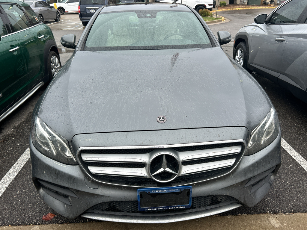2018 Mercedes Benz E 300 photo 2