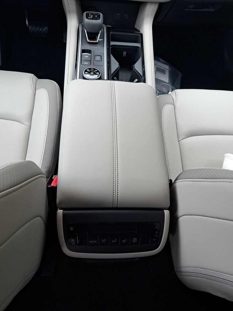 2025 Nissan Pathfinder SL photo 26
