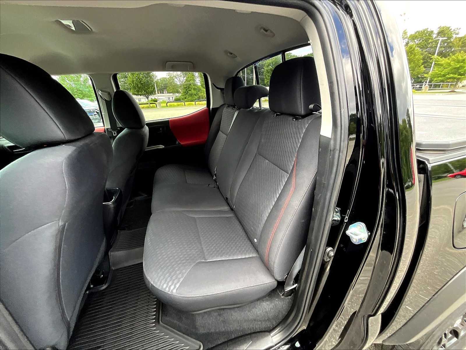 2023 Toyota Tacoma SR5 photo 15