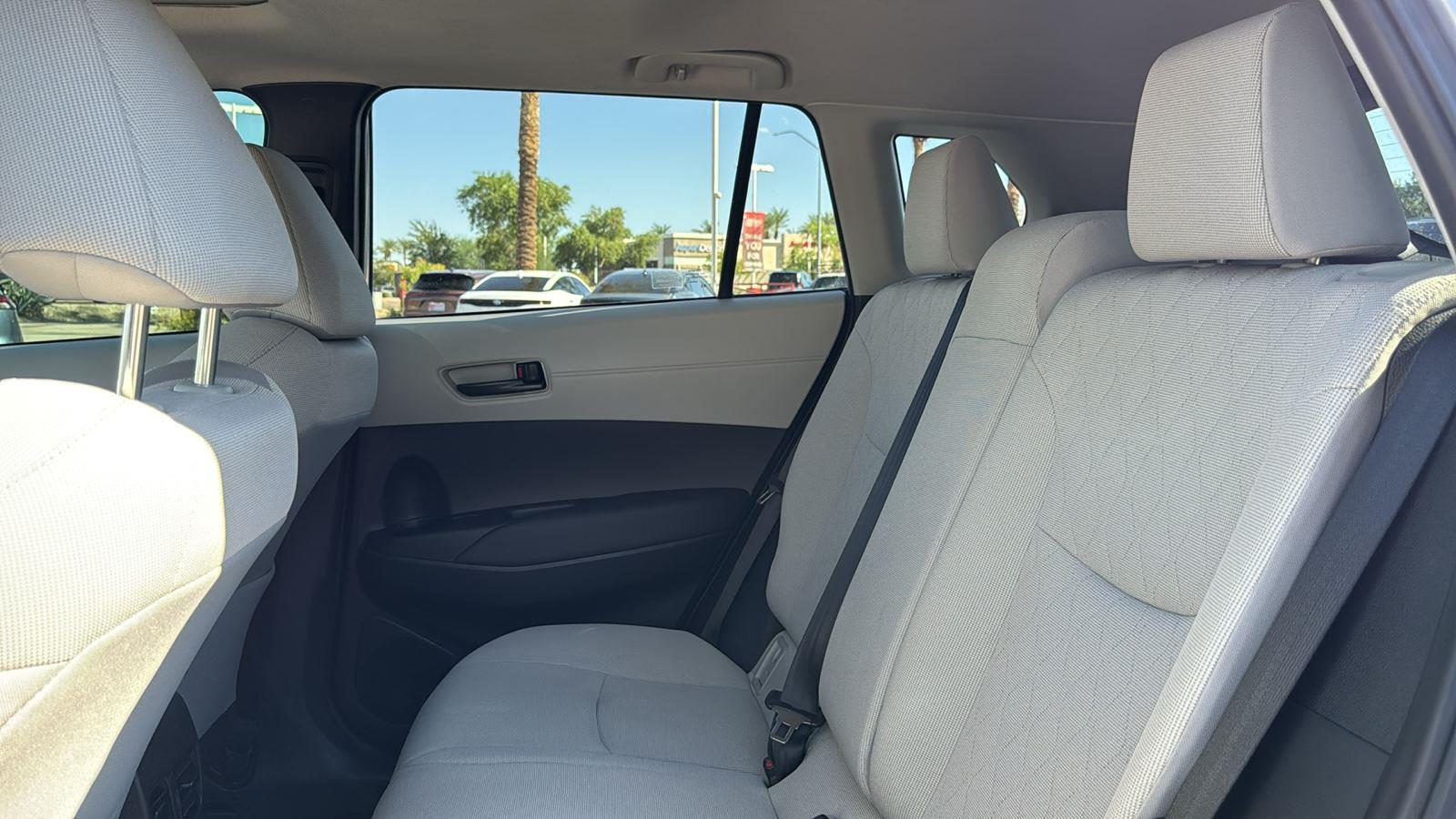 2024 Toyota Corolla Cross LE photo 25