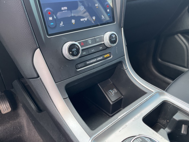 2022 Ford Edge SEL photo 24