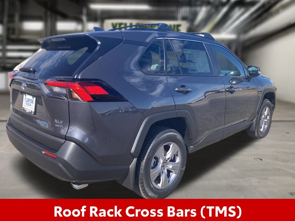 2025 Toyota RAV4 XLE photo 6