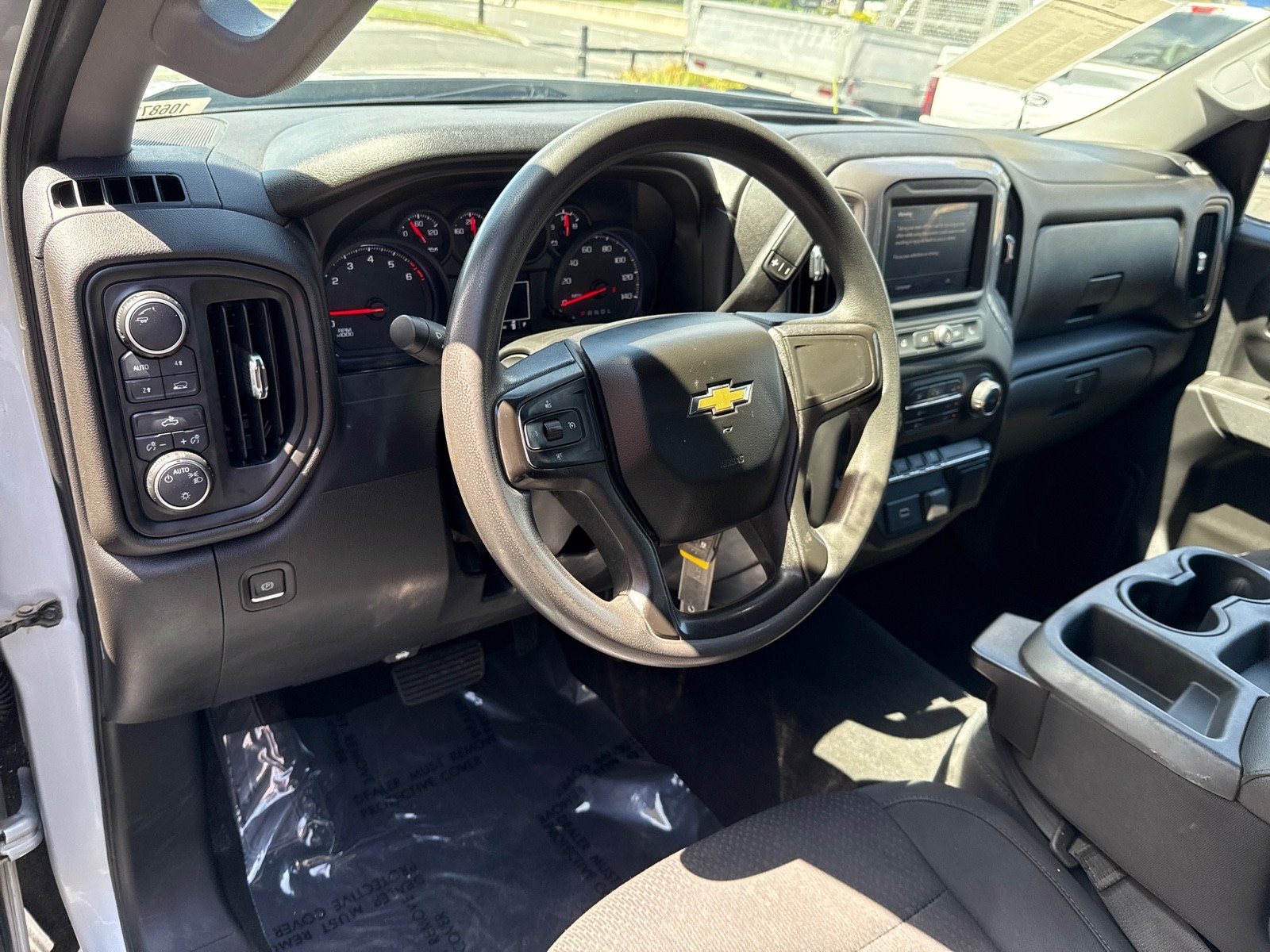 2020 Chevrolet Silverado 1500 Custom photo 10