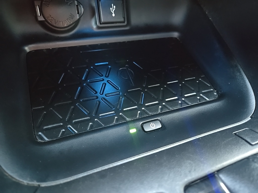2022 Toyota RAV4 Hybrid XSE photo 57