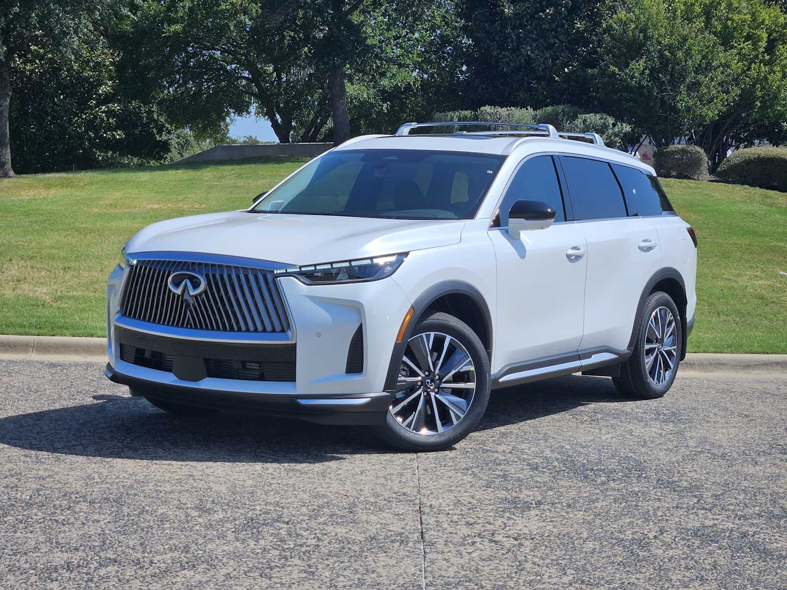 2026 INFINITI QX60 LUXE's photo