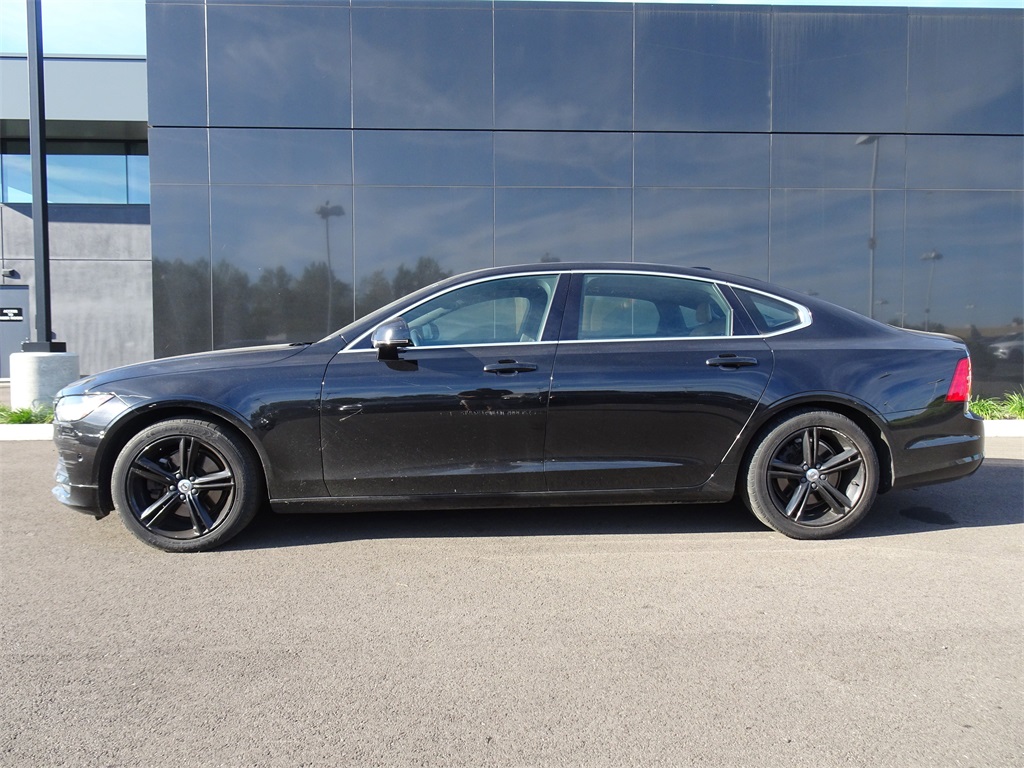 2018 Volvo S90 T5 Momentum photo 3