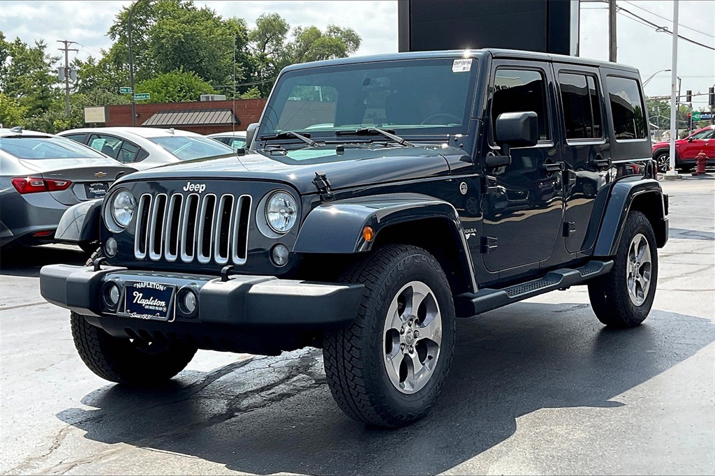 2016 Jeep Wrangler Unlimited Sahara photo 11