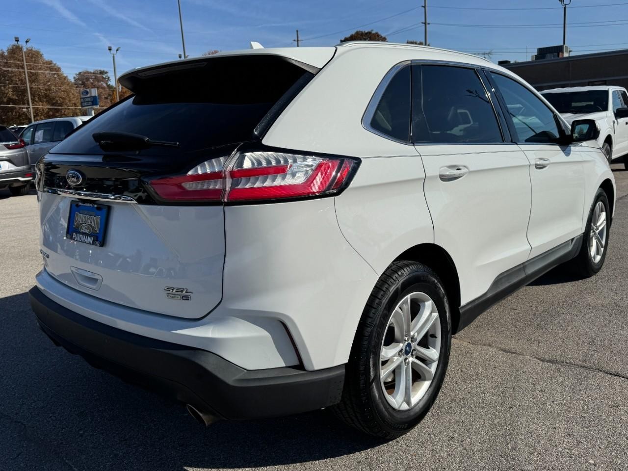 2020 Ford Edge SEL photo 2