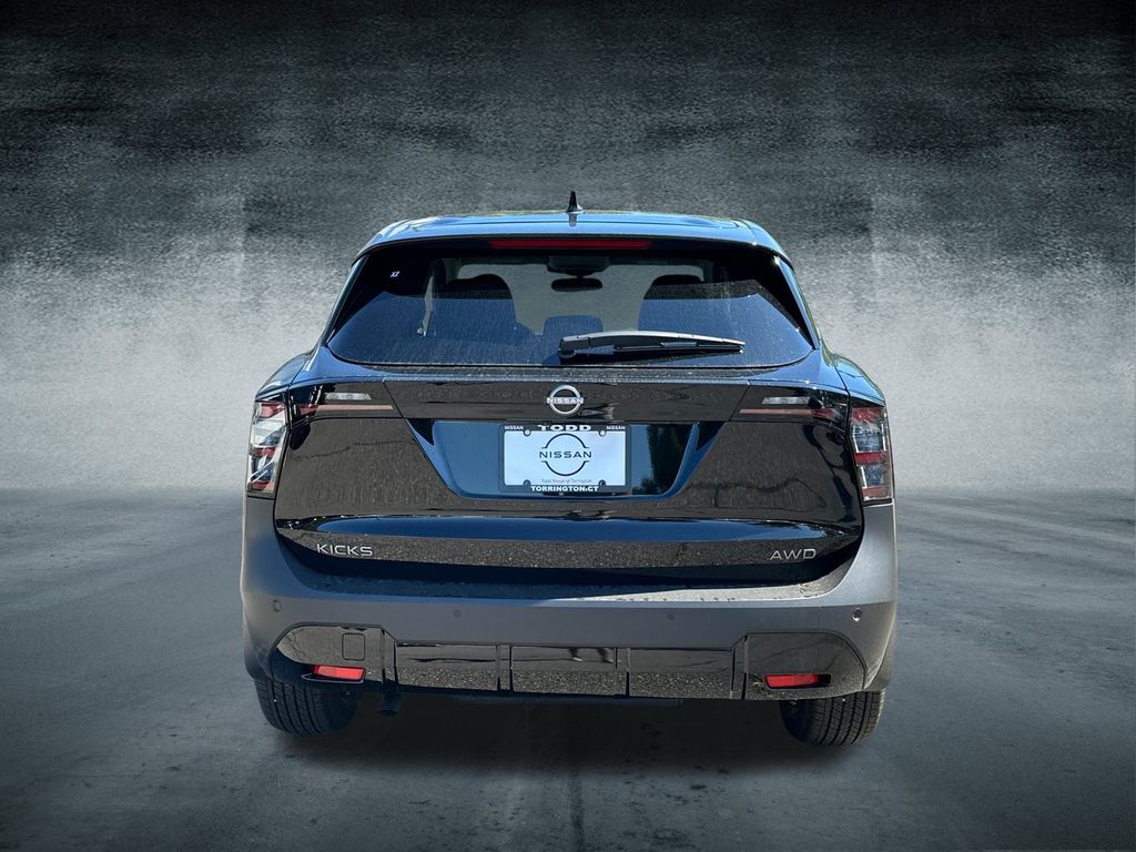 2025 Nissan Kicks SV photo 3