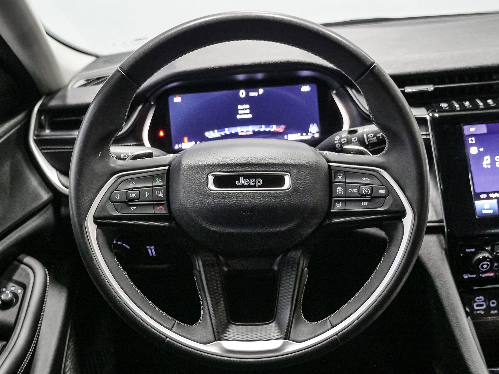 2023 Jeep Grand Cherokee Laredo Altitude photo 30